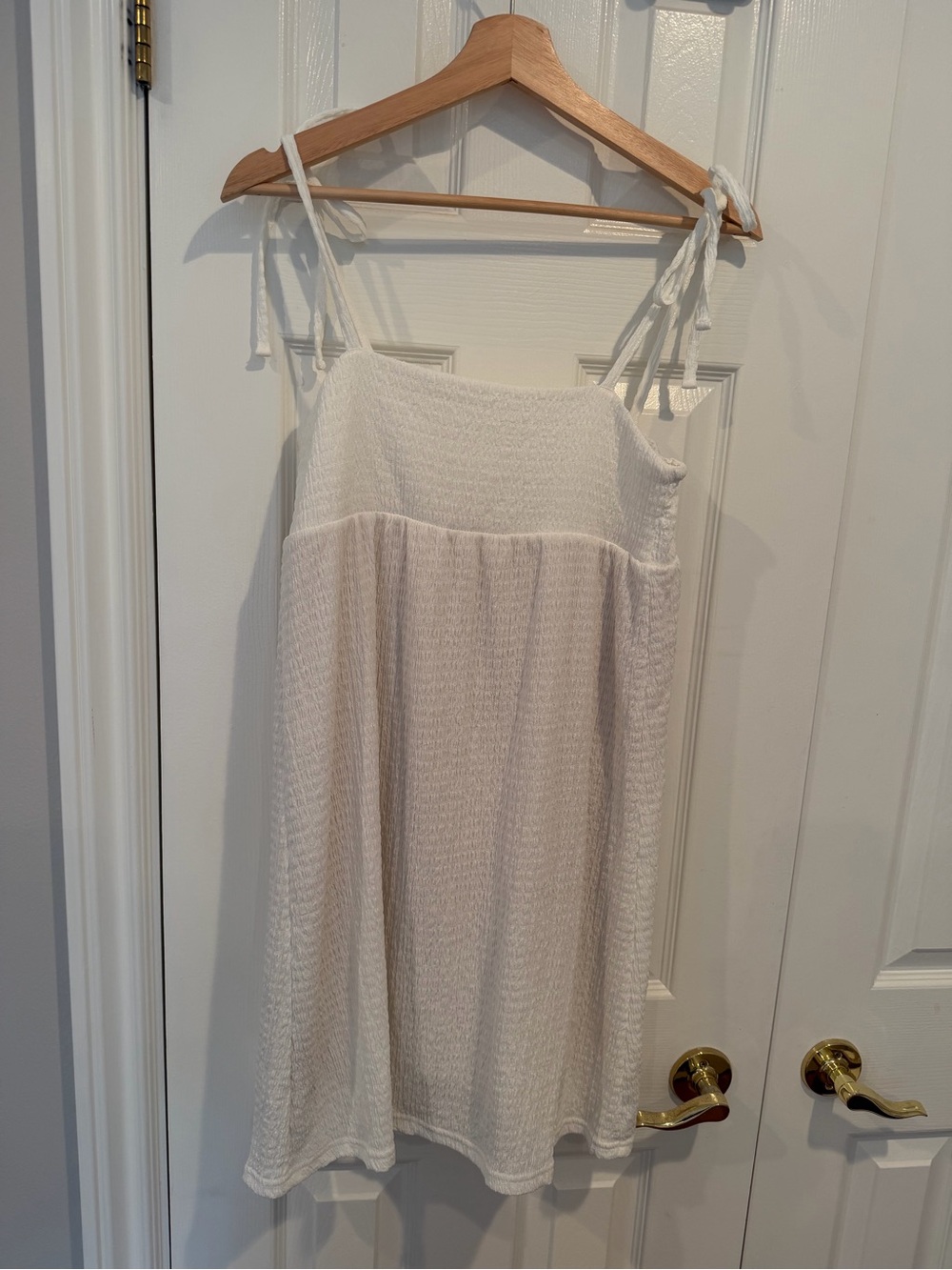 Lightweight White Tie-Shoulder Sleep Chemise